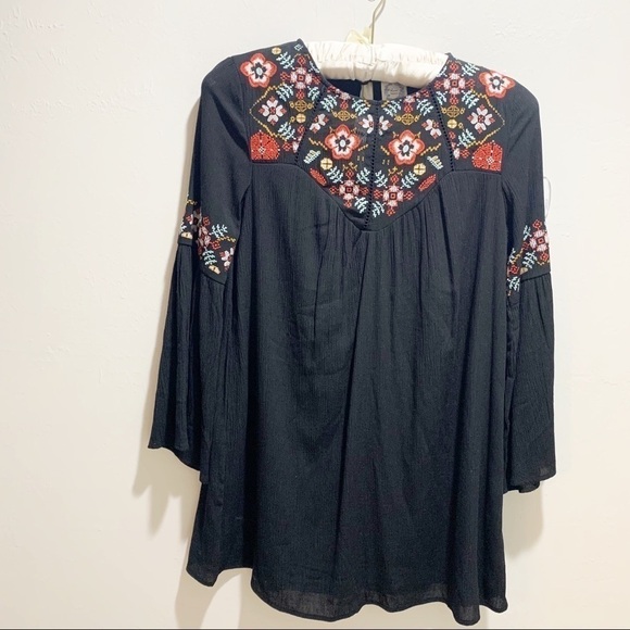 Francesca's Collections Dresses & Skirts - FRANCESCAS BLUE RAIN Embroidered Gauze Tunic Dress